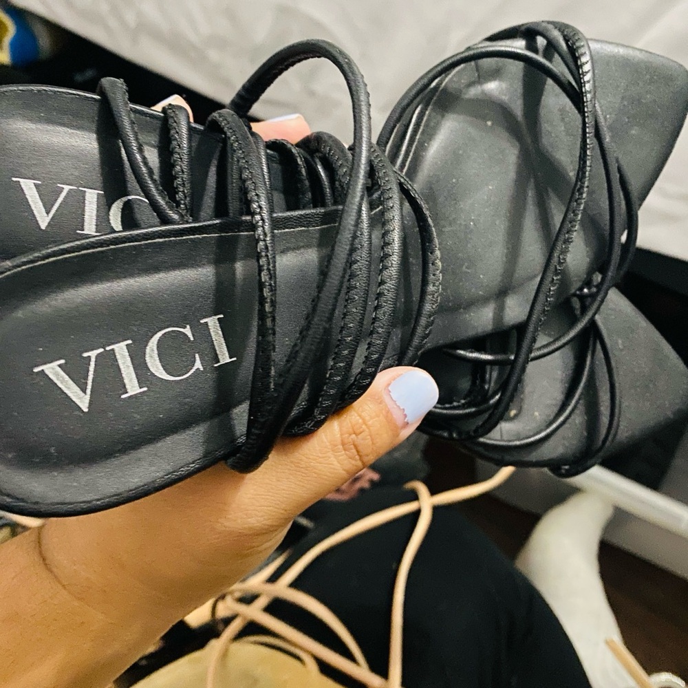 Vici Elegant Black Lace-Up Sandals